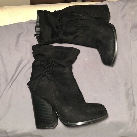 Faux Suede Booties with tassel details size 7 - Picture 2 of 8